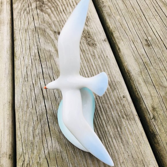 Hollohaza Seagull in Flight / Porcelain / Hungary #1831 / Figurine Bird Soaring - Picture 2 of 6